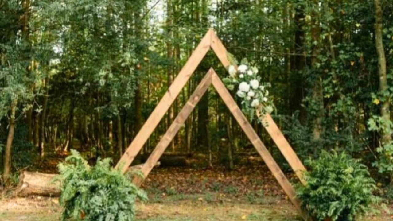 The English Country Barn Wedding - Tanglewood Garden 1