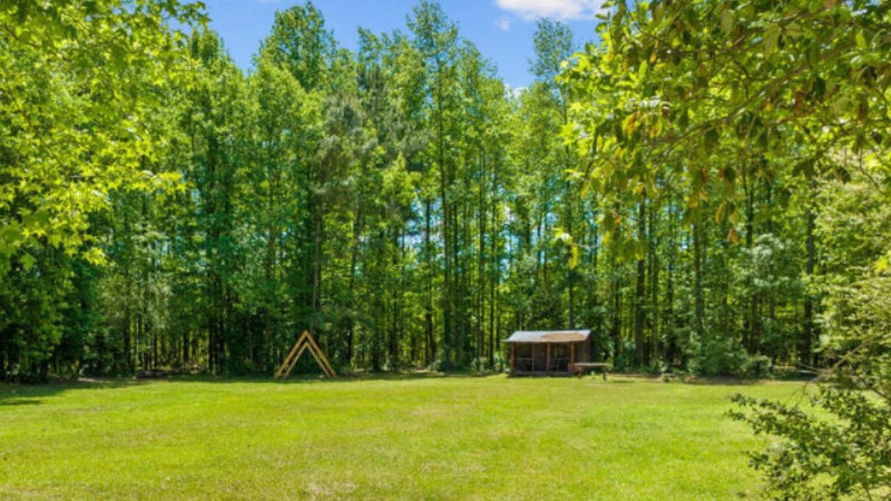 The English Country Barn Wedding - Tanglewood Garden 3